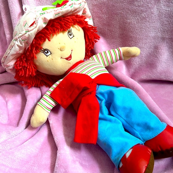 Kellytoy Other - Strawberry Shortcake plush